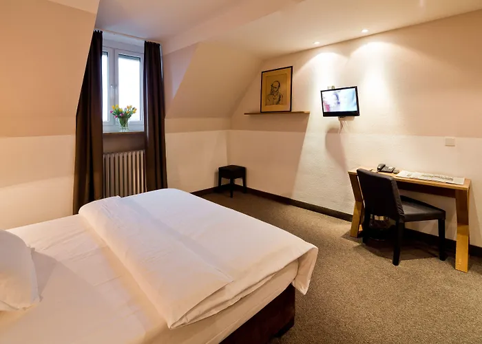 施塔胡斯酒店 3*